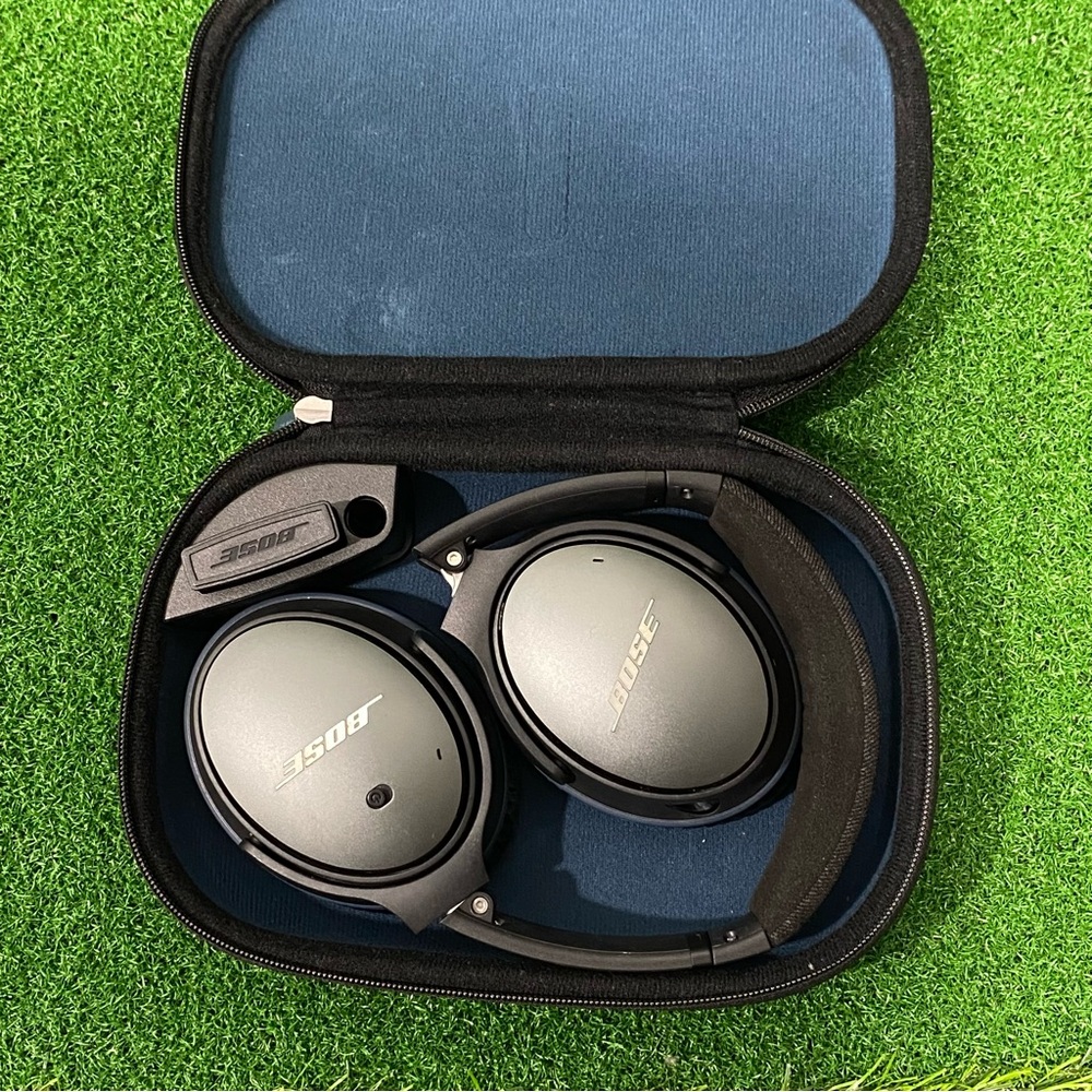 Bose QuietComfort 25 QC25 Acoustic Noise Cancelling Headphones